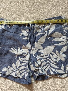 Old Navy Blue and White Floral Linen-Blend Women's Shorts
